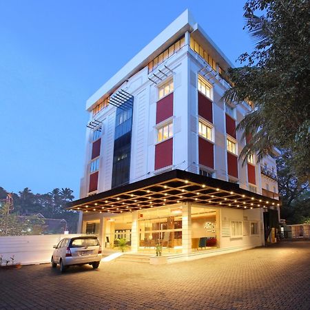 National Park Residency Hotel Ettumanoor Exterior photo